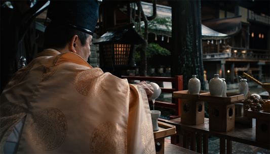 御神酒とは — 神様に供える酒の意味と、地元の蔵の酒を選ぶということ